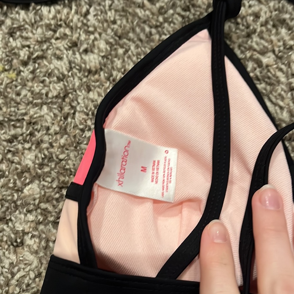 Bikini - Picture 3 of 4